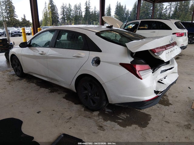 5NPLS4AGXNH071940 Hyundai ELANTRA SEL