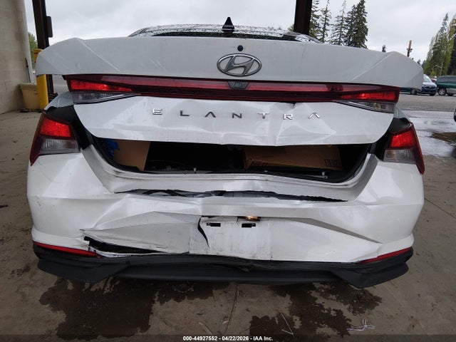 5NPLS4AGXNH071940 Hyundai ELANTRA SEL