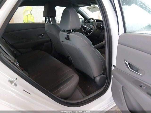 5NPLS4AGXNH071940 Hyundai ELANTRA SEL