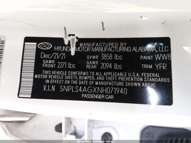 5NPLS4AGXNH071940 Hyundai ELANTRA SEL