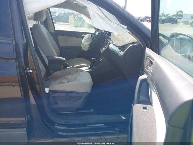 44927583 :رقم المزاد ، 3VV1B7AX1MM003531 vin ، 2021 Volkswagen Tiguan 2.0t S مزاد بيع