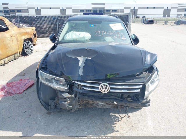 44927583 :رقم المزاد ، 3VV1B7AX1MM003531 vin ، 2021 Volkswagen Tiguan 2.0t S مزاد بيع