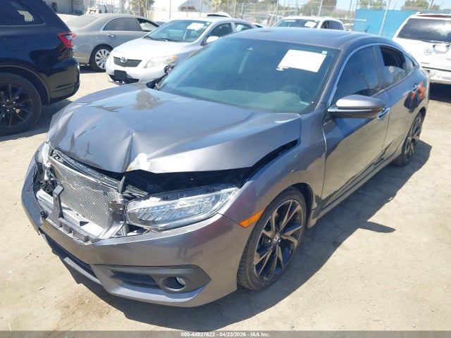 Honda Civic Touring 2016 2HGFC1F95GH630908 Image 2