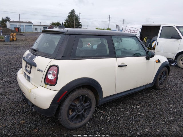 Продаж на аукціоні авто 2011 Mini Cooper, vin: WMWSU3C52BT253647, номер лоту: 44927658