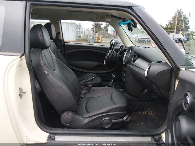 Продаж на аукціоні авто 2011 Mini Cooper, vin: WMWSU3C52BT253647, номер лоту: 44927658