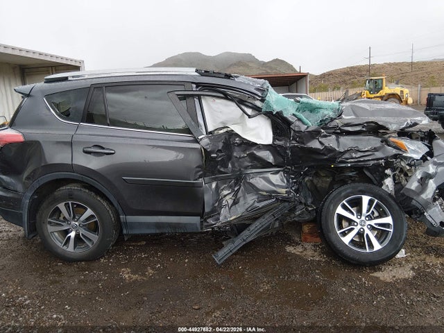 Toyota Rav4 Xle 2017 2T3RFREV6HW555637 Image 13