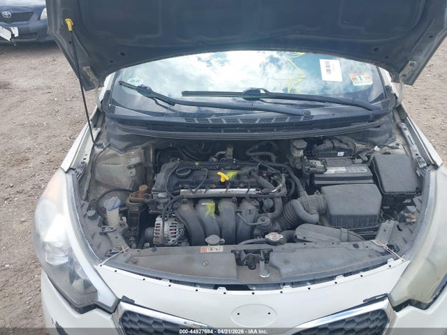 44927684 :رقم المزاد ، KNAFK4A66F5289523 vin ، 2015 Kia Forte Lx مزاد بيع