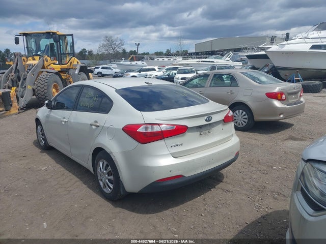 44927684 :رقم المزاد ، KNAFK4A66F5289523 vin ، 2015 Kia Forte Lx مزاد بيع