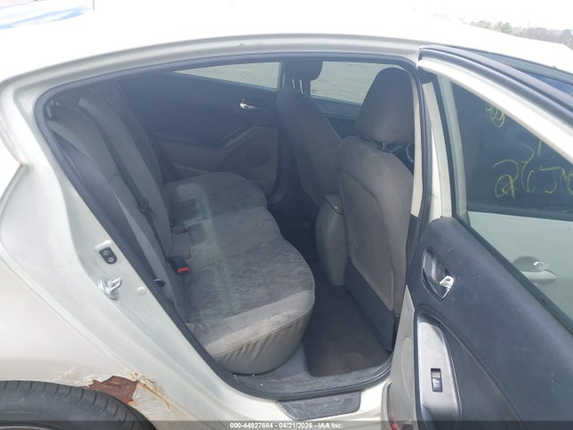 44927684 :رقم المزاد ، KNAFK4A66F5289523 vin ، 2015 Kia Forte Lx مزاد بيع