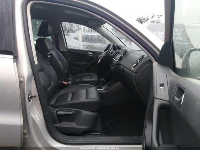 44927690 :رقم المزاد ، WVGBV7AX4BW528067 vin ، 2011 Volkswagen Tiguan Se مزاد بيع