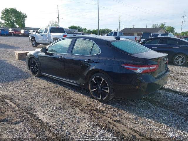 44927758 :رقم المزاد ، 4T1BZ1HK9JU015399 vin ، 2018 Toyota Camry Xse V6 مزاد بيع