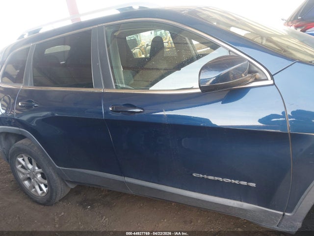 44927769 :رقم المزاد ، 1C4PJLCB4JD524398 vin ، 2018 Jeep Cherokee Latitude Fwd مزاد بيع