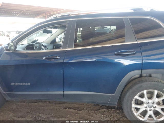44927769 :رقم المزاد ، 1C4PJLCB4JD524398 vin ، 2018 Jeep Cherokee Latitude Fwd مزاد بيع