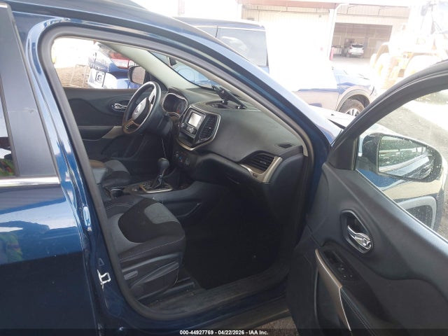 44927769 :رقم المزاد ، 1C4PJLCB4JD524398 vin ، 2018 Jeep Cherokee Latitude Fwd مزاد بيع