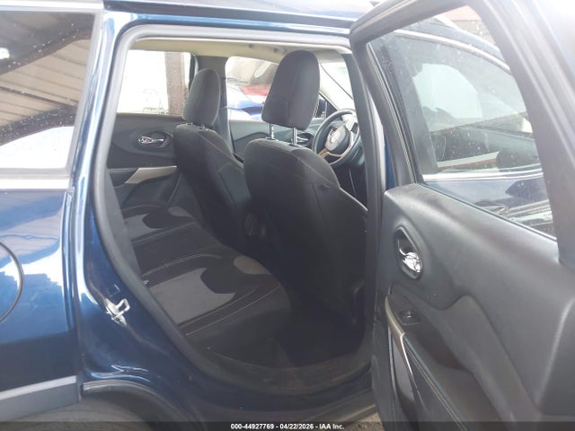 44927769 :رقم المزاد ، 1C4PJLCB4JD524398 vin ، 2018 Jeep Cherokee Latitude Fwd مزاد بيع