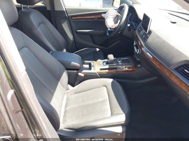 Продажа на аукционе авто 2018 Audi Q5 2.0t Premium/2.0t Tech Premium, vin: WA1ANAFY2J2011963, номер лота: 44927803