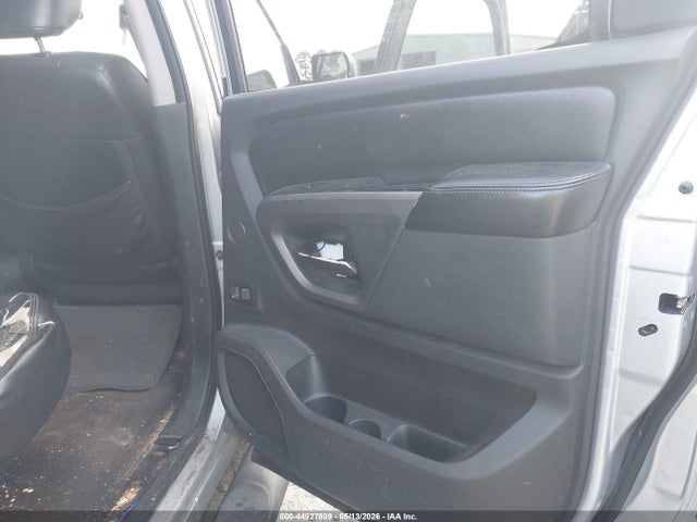 44927809 :رقم المزاد ، 1N6BA0ED8FN506637 vin ، 2015 Nissan Titan Sv مزاد بيع