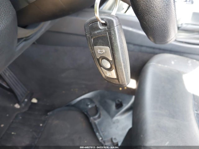 44927813 :رقم المزاد ، WBA3C1C59DF435410 vin ، 2013 Bmw 328i مزاد بيع