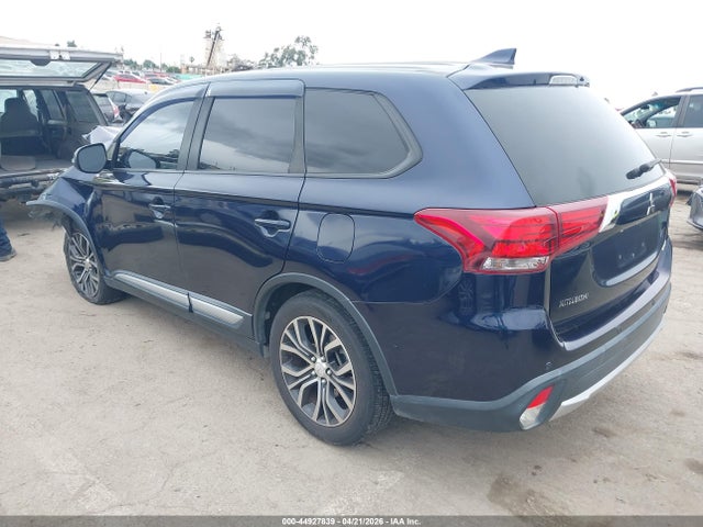 Mitsubishi Outlander Se 2018 JA4AD3A3XJZ006009 Image 3