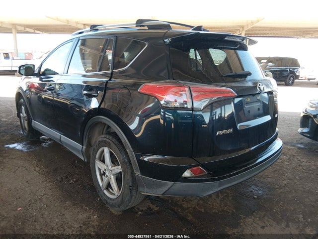 JTMZFREV6JJ171605 Toyota RAV4 LE