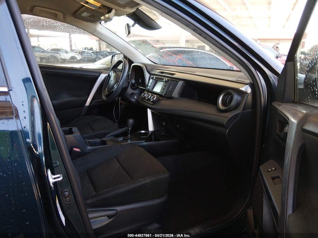 JTMZFREV6JJ171605 Toyota RAV4 LE