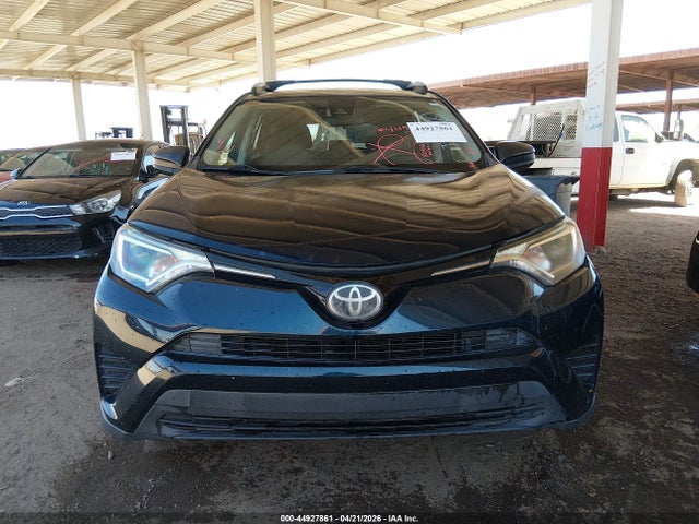 JTMZFREV6JJ171605 Toyota RAV4 LE