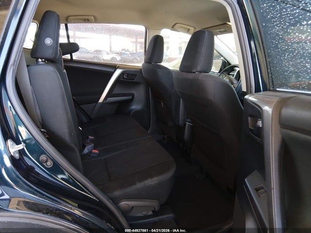 JTMZFREV6JJ171605 Toyota RAV4 LE
