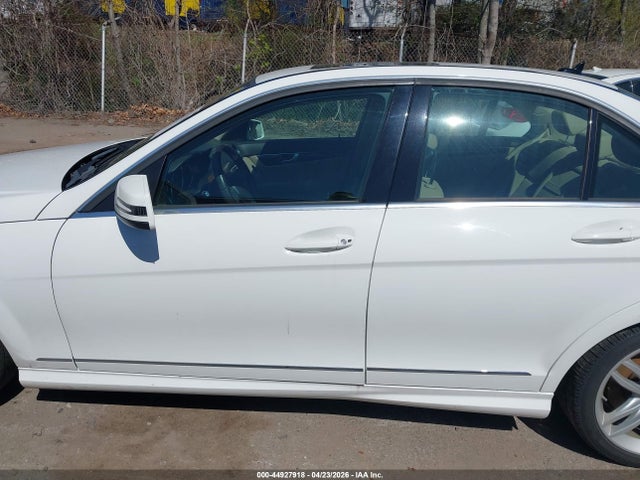 44927918 :رقم المزاد ، WDDGF8AB0DG085033 vin ، 2013 Mercedes-benz C 300 Sport 4matic مزاد بيع