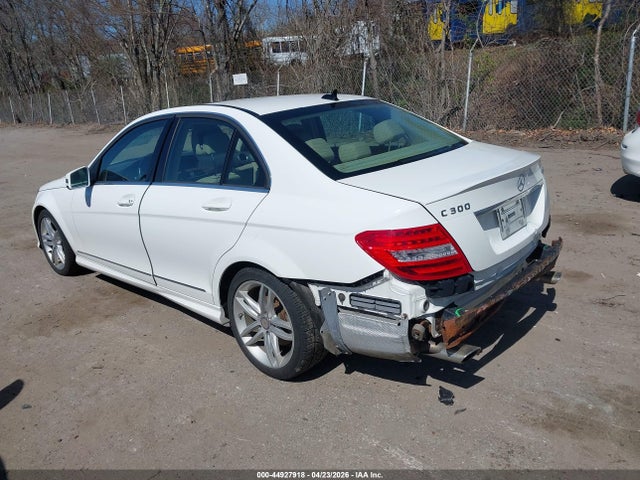 44927918 :رقم المزاد ، WDDGF8AB0DG085033 vin ، 2013 Mercedes-benz C 300 Sport 4matic مزاد بيع