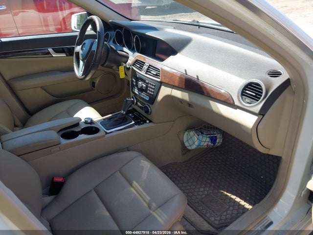 44927918 :رقم المزاد ، WDDGF8AB0DG085033 vin ، 2013 Mercedes-benz C 300 Sport 4matic مزاد بيع