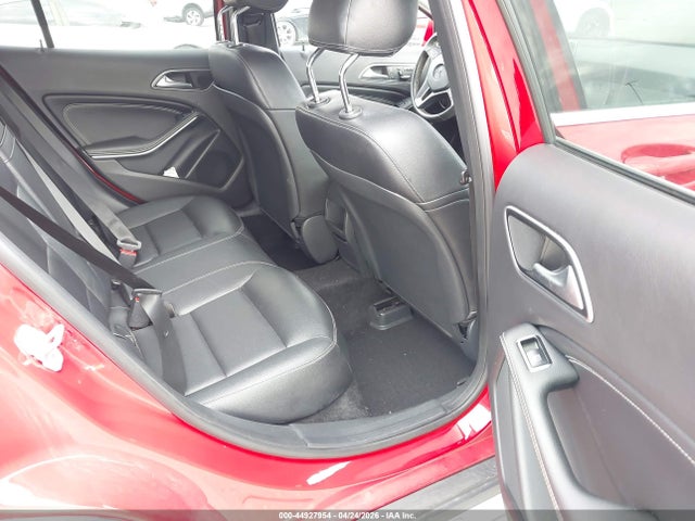 44927954 :رقم المزاد ، WDCTG4EBXFJ110478 vin ، 2015 Mercedes-benz Gla 250 مزاد بيع