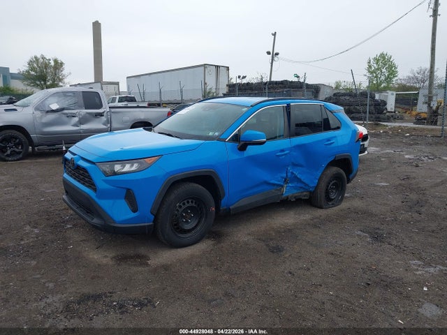 Toyota RAV4 LE 2019 2T3G1RFV1KC028831 Image 2
