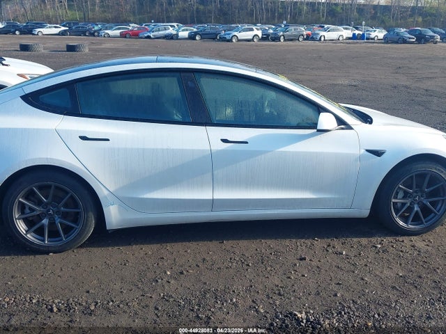 2022 Tesla Model 3 Long Range Dual Motor All-wheel Drive მანქანა იყიდება აუქციონზე, vin: 5YJ3E1EB4NF182499, აუქციონის ნომერი: 44928083