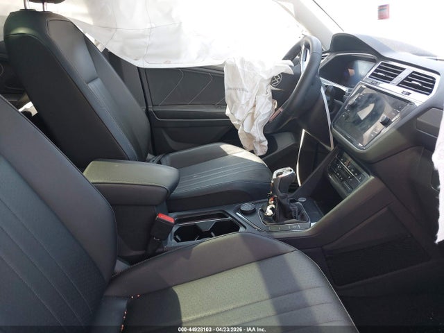 44928103 :رقم المزاد ، 3VVMB7AX5PM016252 vin ، 2023 Volkswagen Tiguan 2.0t Se مزاد بيع