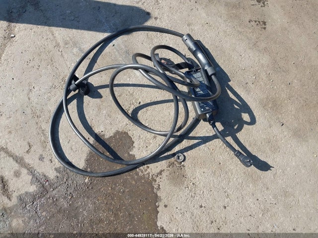 44928117 :رقم المزاد ، 7PDSGBBP9TN090825 vin ، 2026 Rivian R1s Tri Motor Max Pack مزاد بيع