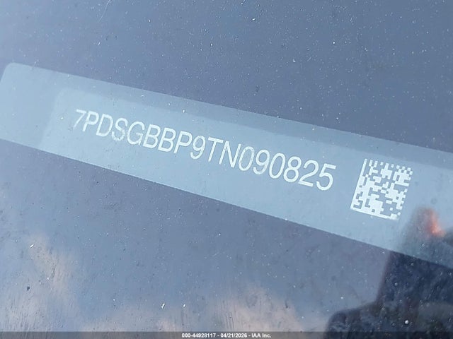 44928117 :رقم المزاد ، 7PDSGBBP9TN090825 vin ، 2026 Rivian R1s Tri Motor Max Pack مزاد بيع