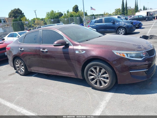 Продаж на аукціоні авто 2017 Kia Optima Lx, vin: 5XXGT4L38HG141377, номер лоту: 44928166