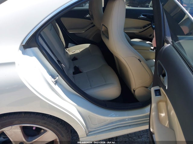 2015 Mercedes-benz Cla 250 4matic მანქანა იყიდება აუქციონზე, vin: WDDSJ4GB1FN174665, აუქციონის ნომერი: 44928224