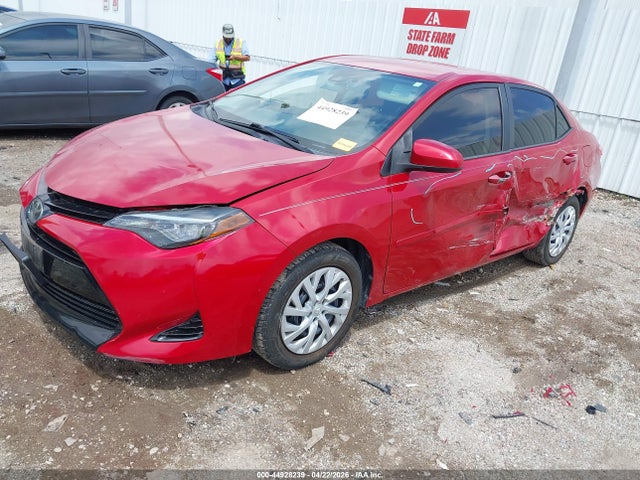 Toyota COROLLA LE 2018 5YFBURHEXJP771137 Image 2