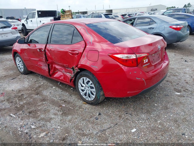 Toyota COROLLA LE 2018 5YFBURHEXJP771137 Image 3