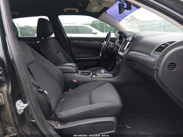 Продаж на аукціоні авто 2019 Chrysler 300 Touring, vin: 2C3CCAAG8KH755759, номер лоту: 44928344