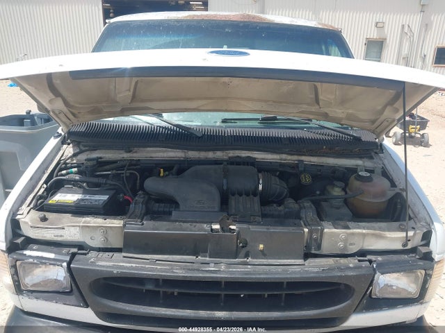 44928355 :رقم المزاد ، 1FTRE14282HA17207 vin ، 2002 Ford E-150 Commercial/recreational مزاد بيع
