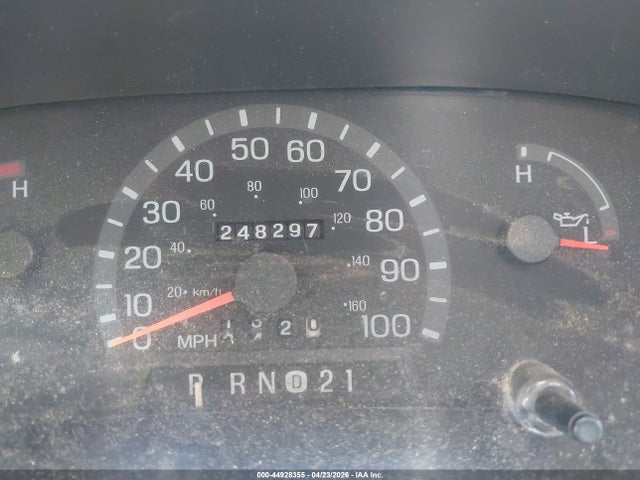 44928355 :رقم المزاد ، 1FTRE14282HA17207 vin ، 2002 Ford E-150 Commercial/recreational مزاد بيع