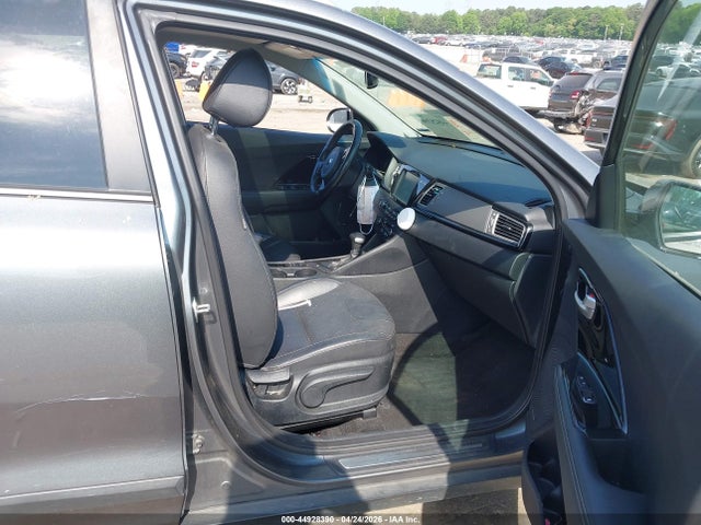 44928390 :رقم المزاد ، KNDCE3LCXJ5120558 vin ، 2018 Kia Niro Touring مزاد بيع