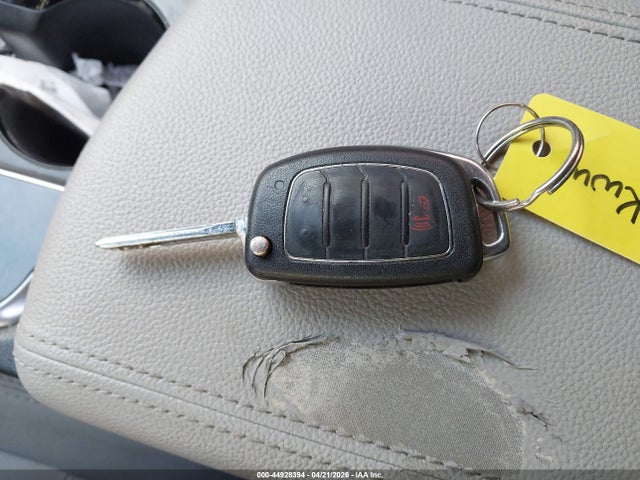 5NPE24AF3GH283419 Hyundai SONATA SE