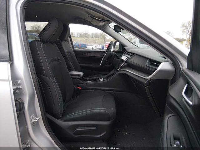 Продажа на аукционе авто 2023 Jeep Grand Cherokee L Laredo 4x4, vin: 1C4RJKAGXP8807858, номер лота: 44928418