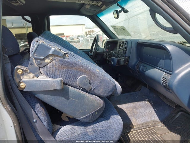 Продаж на аукціоні авто 1999 Gmc Suburban 1500 Slt Cmi, vin: 3GKEC16R9XG532852, номер лоту: 44928430