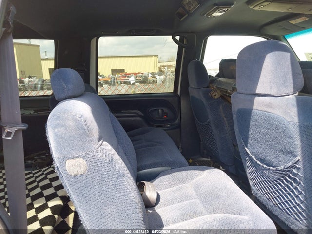 Продаж на аукціоні авто 1999 Gmc Suburban 1500 Slt Cmi, vin: 3GKEC16R9XG532852, номер лоту: 44928430