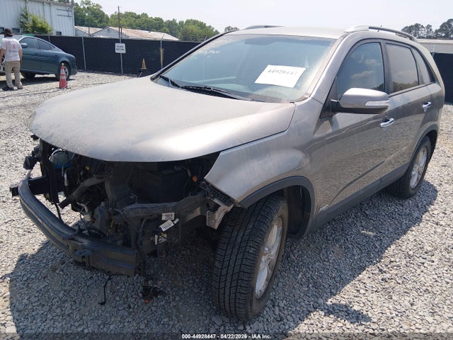 Продажа на аукционе авто 2015 Kia Sorento Lx, vin: 5XYKTCA6XFG591929, номер лота: 44928447