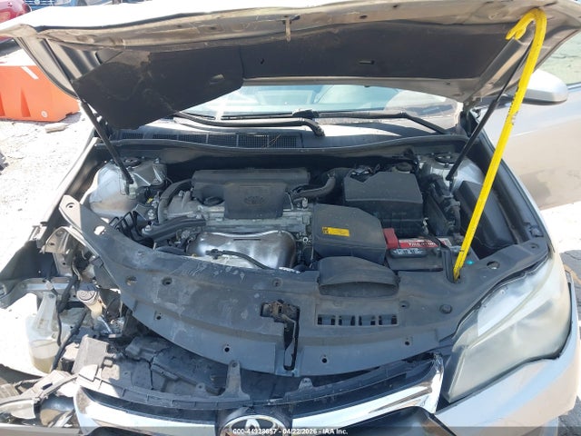 2015 Toyota Camry Le მანქანა იყიდება აუქციონზე, vin: 4T1BF1FK4FU943625, აუქციონის ნომერი: 44928657